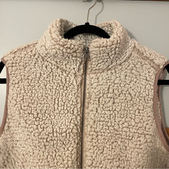 Thread + Supply Tan Sherpa Zip Up Vest - Picture 3 of 8
